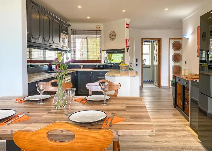 Lovely In 2bd 250m Ocean View And Ac Wi-fi Pool Lägenhet